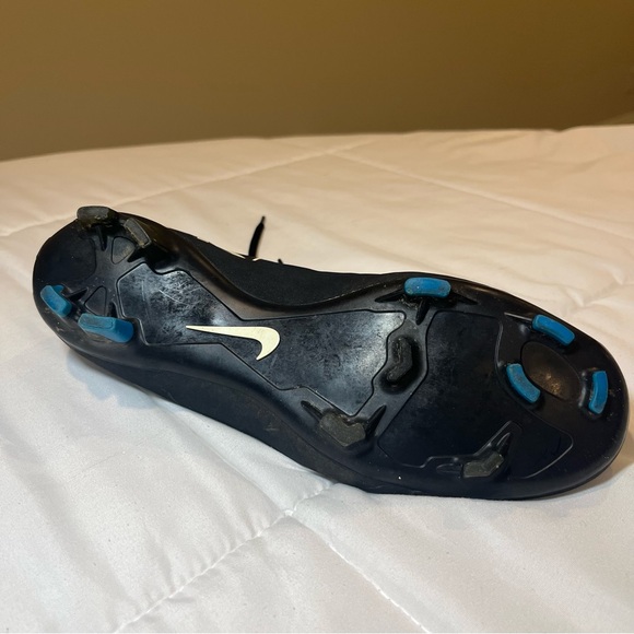 NIKE - Cristino Ronaldo - CR7 - Soccer Cleats - Women’s 7.5 - Picture 5 of 9